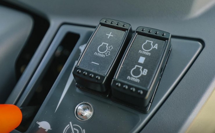 TG6687, Traktor Iseki TG 6687 AHLK