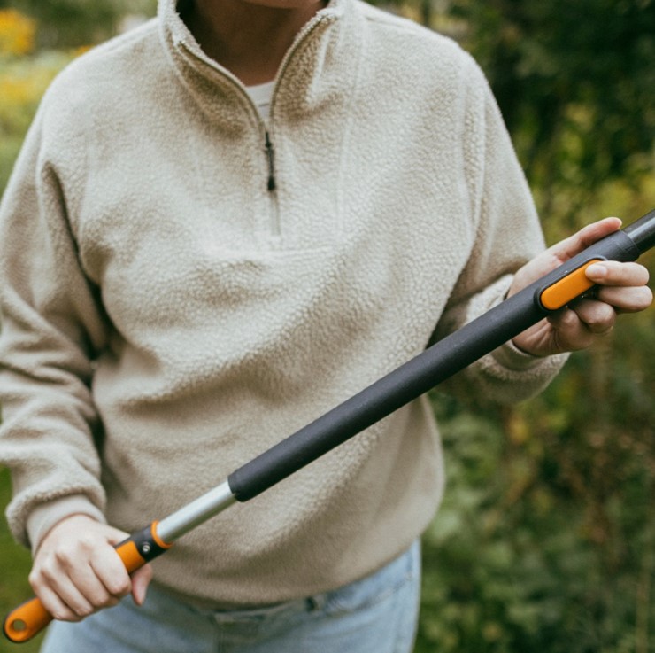 Trzonek teleskopowy aluminiowy M 119-174cm OneClick, Fiskars 1080671