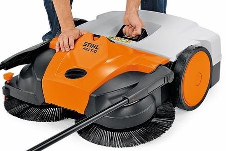 Profesjonalna zamiatarka bezpyłowa KG 770 Stihl - E-Drwal