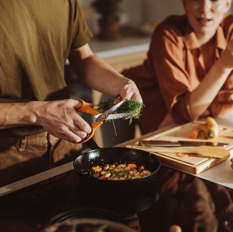 Classic Nożyczki 18 cm ząbkowane Fiskars 1075051