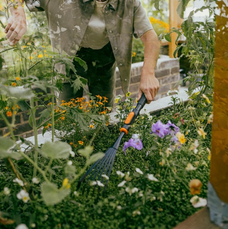 Głowica grabie ogrodowe wąskie z metalu OneClick, Fiskars 1080682