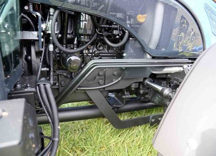 TG6687, Traktor Iseki TG 6687 AHLK