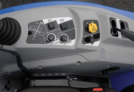 TG6687, Traktor Iseki TG 6687 AHLK