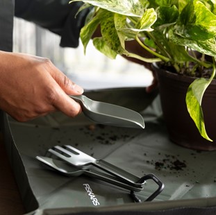 Plant Care Zestaw 3 metalowych narzędzi do sadzenia roślin, Fiskars 1080777