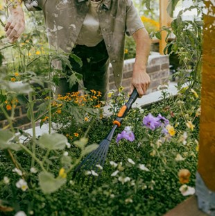 Głowica grabie ogrodowe wąskie z metalu OneClick, Fiskars 1080682